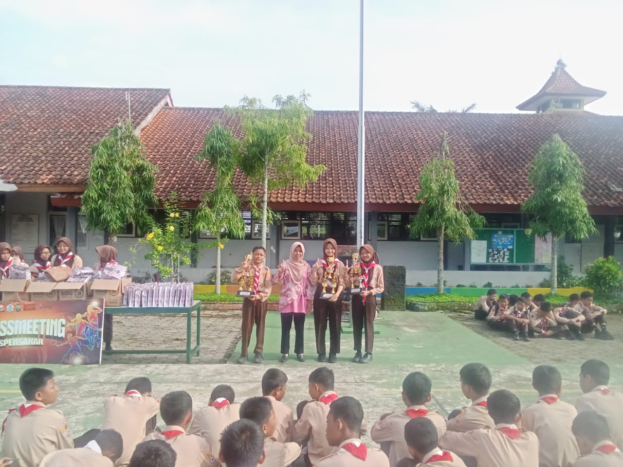 Pemberian penghargaan bagi kelas terliterasi yg diadakan setiap tahun